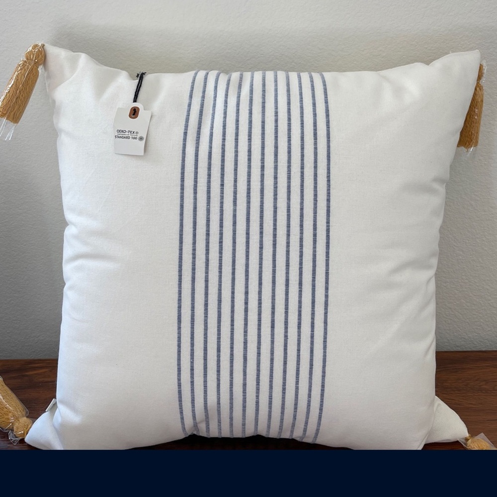 Hearth & Hand Pillow